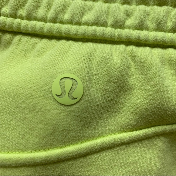 Lululemon Loungeful High-Rise Short Electric Lemon Size 8 - Picture 6 of 6